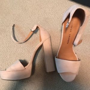 Chinese Laundry never been worn heels